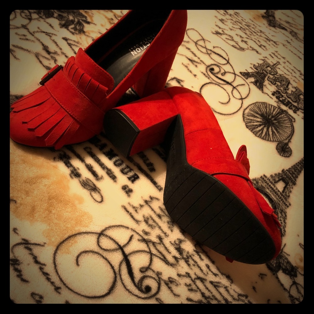 Women’s shoes cute beautiful red!!
